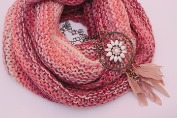 Obraz premium Beautiful scarf. Knitting with love