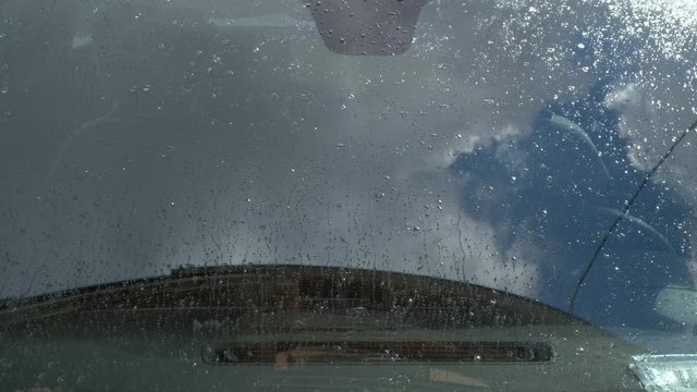 Roma (Patrimonio de la Humanidad). SPQR. Ciudad Eterna. Reflejo de nubes sobre el cielo de Roma, Lazio, Italia, Europa.