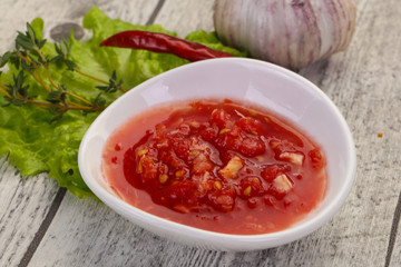 Spicy tomato and garlic sauce