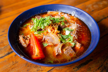 : kanom jeen nam ngeaw chiang mai