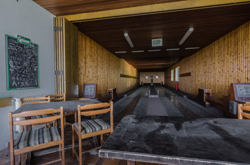 verlassene bowlingbahn