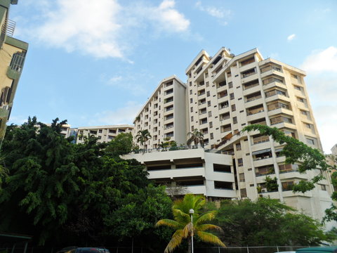 Edificio Cerro Mar, Sector Venecia, Lecheria, Venezuela