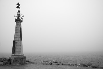 Faro con Niebla