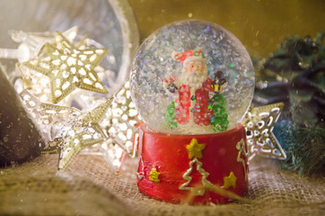 Snow globe santa