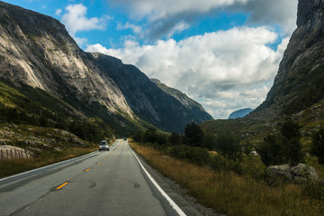 Straße in Fjordnorwegen