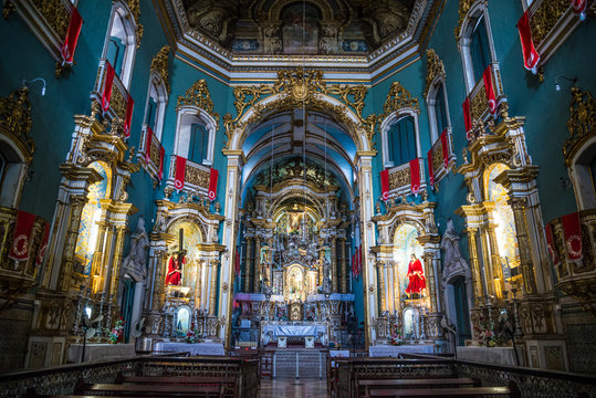 Church V.O.T. do Carmo, Nave and altar, Salvador, Bahia, Brazil