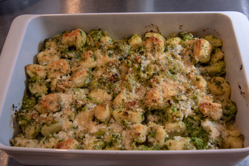 Gnocchi di ricotta con broccoletti