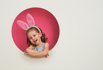 Obraz na płótnie Canvas child on Easter day