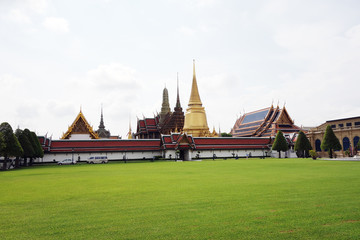 タイの旧王宮とワットプラケオ遠景