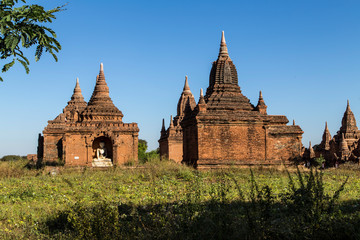 Fototapeta na wymiar pagodas in pugan,myanmar