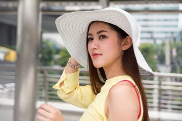 Woman enjoying the weekend in shopping