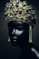 Head of mannequin in creative metallic Russian kokoshnick