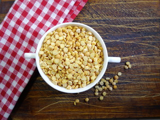 Yellow split peas used to make soup and pease pudding