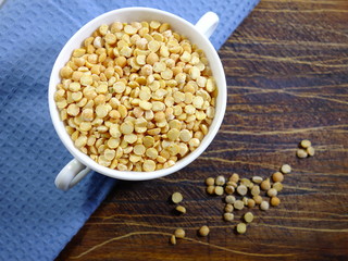 Yellow split peas used to make soup and pease pudding