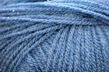 Pelote de laine bleue
