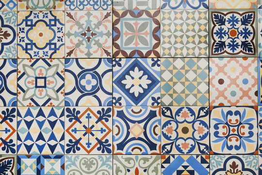 Texture of ceramic tiles in oriental turkish style