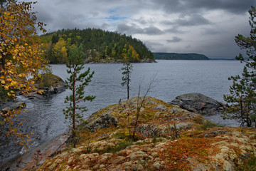 Fototapeta na wymiar Russia. Karelia. Gloomy autumn on lake Ladoga