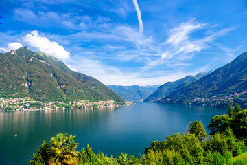 Fototapeta na wymiar Lake Como with mountain views