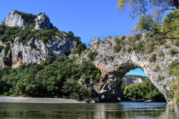 Fototapeta na wymiar natural bridge in France