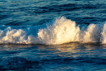 Naklejka premium Background with dark blue ocean water waves