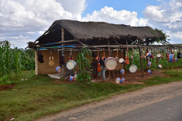 Vente d'instruments en bord de route 1884