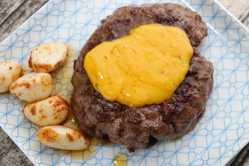 Steak au fromage et ail au paprika