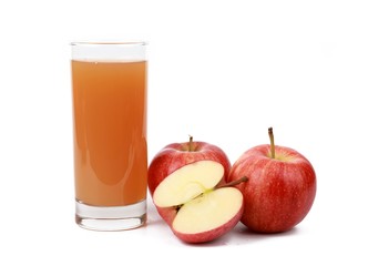  apple juice - sliced ​red apples and a glass of naturally cloudy apple juice in front of white background