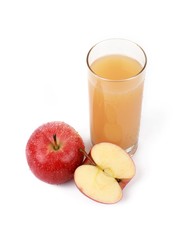  naturally cloudy apple juice - sliced ​red apples with drops of water and a glass of naturally cloudy apple juice in front of white background