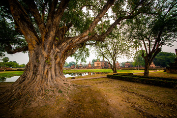 Parque histórico nacional em Sukhothai, Tailândia.