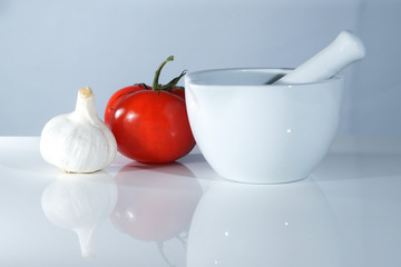 Tomate Knoblauch Mörser
