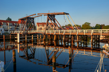 Fototapeta premium wooden bridge in Greifswald Wieck night scenery
