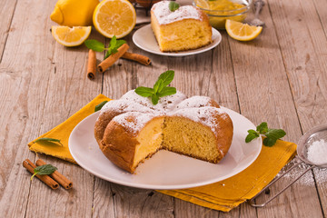 Cake with lemon cream filling.
