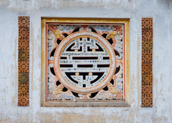 Fototapeta na wymiar chinese temple window