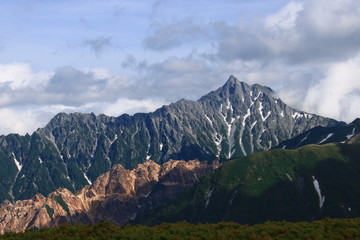 Obraz na płótnie Canvas 北アルプス三俣山荘から望む　槍ヶ岳の雄姿