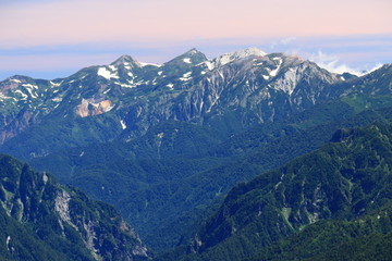 北アルプス水晶岳山頂からの山々　白馬三山　白馬岳、杓子岳、白馬鑓ヶ岳　