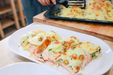 pizza with ham and cheese