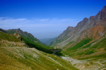 Obraz premium Mountain canyon in summer near the Chimbulak
