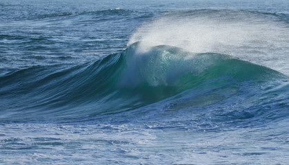Naklejka premium beautful perfect surfing waves barreling in the Atlantic Ocean