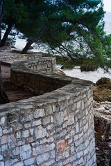 Masonry in the form of a snake