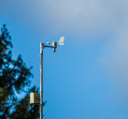 electronic wind direction pointer, Modern weather technology