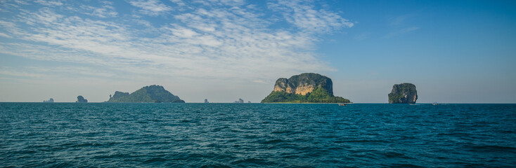 Fototapeta na wymiar Beautiful sea landscape with tropical coast Thailand