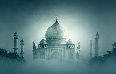 Obraz premium Night Time in Agra India Night over Taj Mahal Tomb