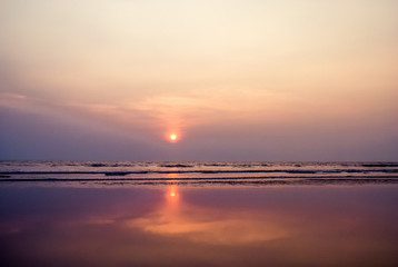 Obraz premium Sunset over the ocean