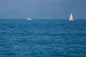 Segelboote auf dem Meer