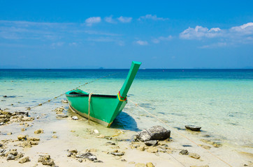 barca nel mare tailandia isole