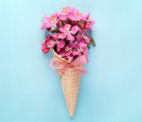  Waffle cone with bouquet of Flowers