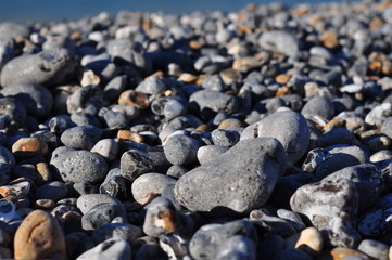 gros plan avec galets sur la plage