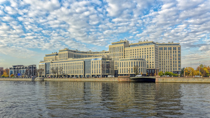 Fototapeta premium New elite residential complex on the Ushakovskaya embankment on the banks of the Bolshaya Nevka in St. Petersburg.