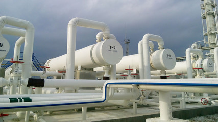 Heat exchangers in a refinery