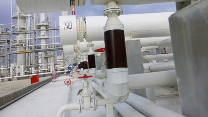 Heat exchangers in a refinery